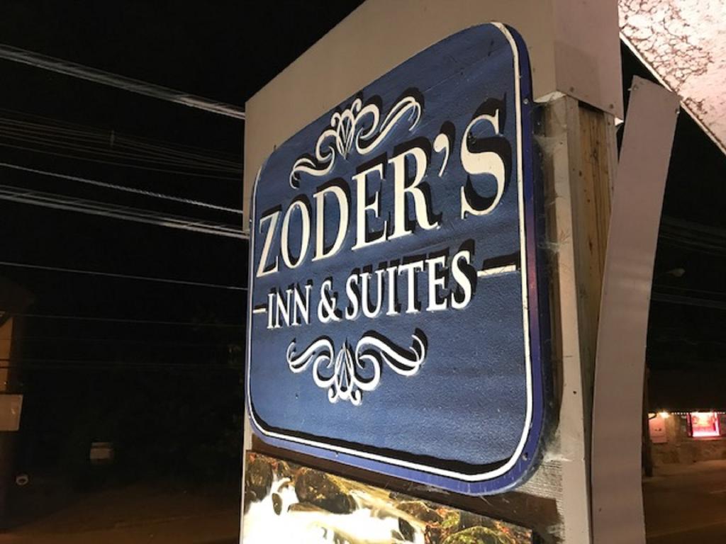Zoders Inn And Suites Gatlinburg Exterior photo